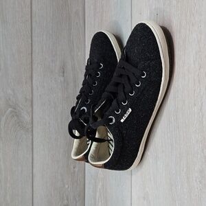 Taos Womens Star Burst Sneakers shoes sz 7